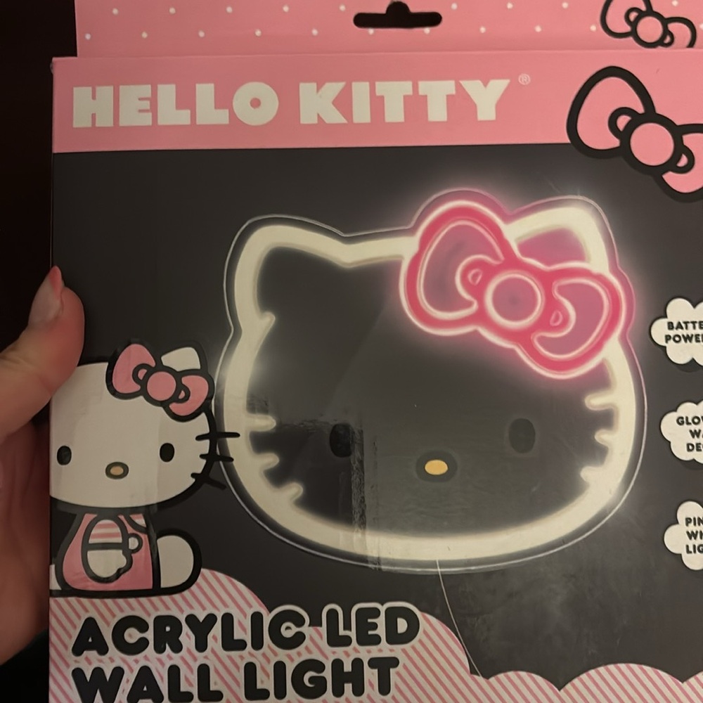 Hello Kitty Wall light! 💡 - Picture 2 of 3